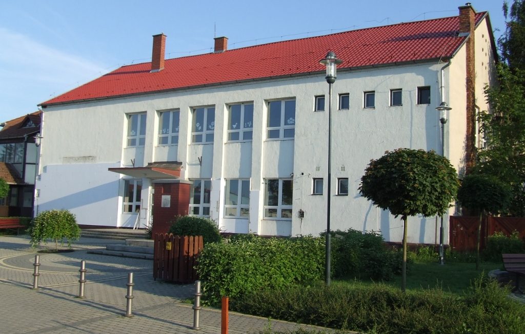 A többcélú Zrínyi Ilona Általános iskola és óvoda felújítása
